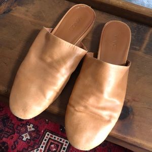 Vince tan mule slides. Super comfy. Size 39.